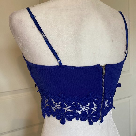 Cobalt Blue Lace V neck Crop Top - Picture 4 of 6